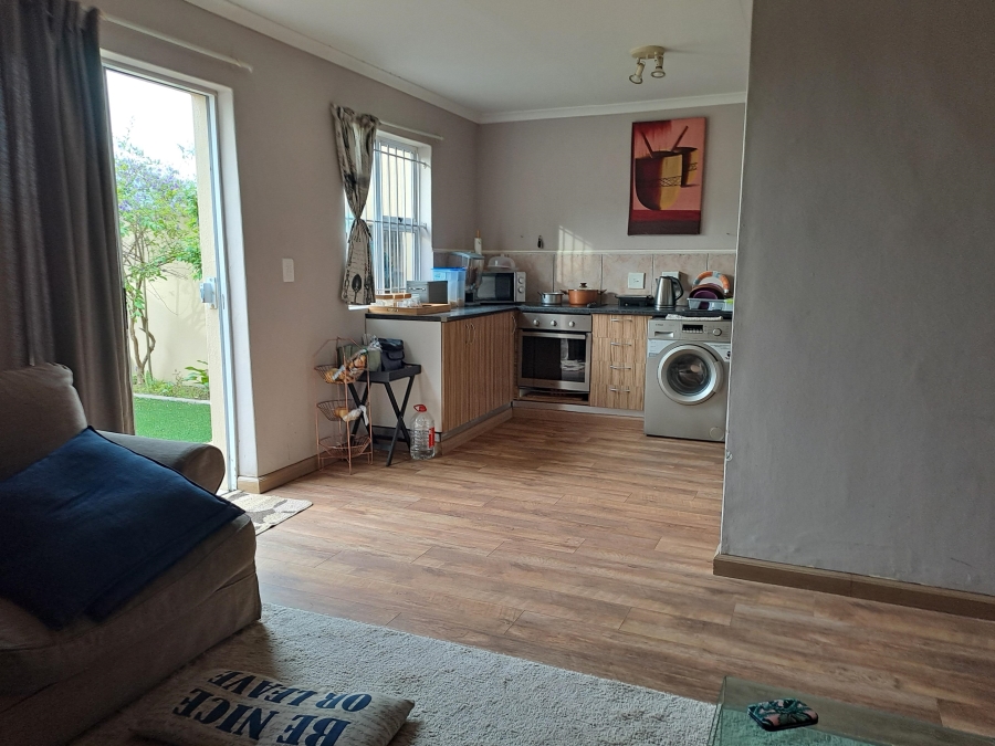 To Let 2 Bedroom Property for Rent in Whispering Pines Western Cape